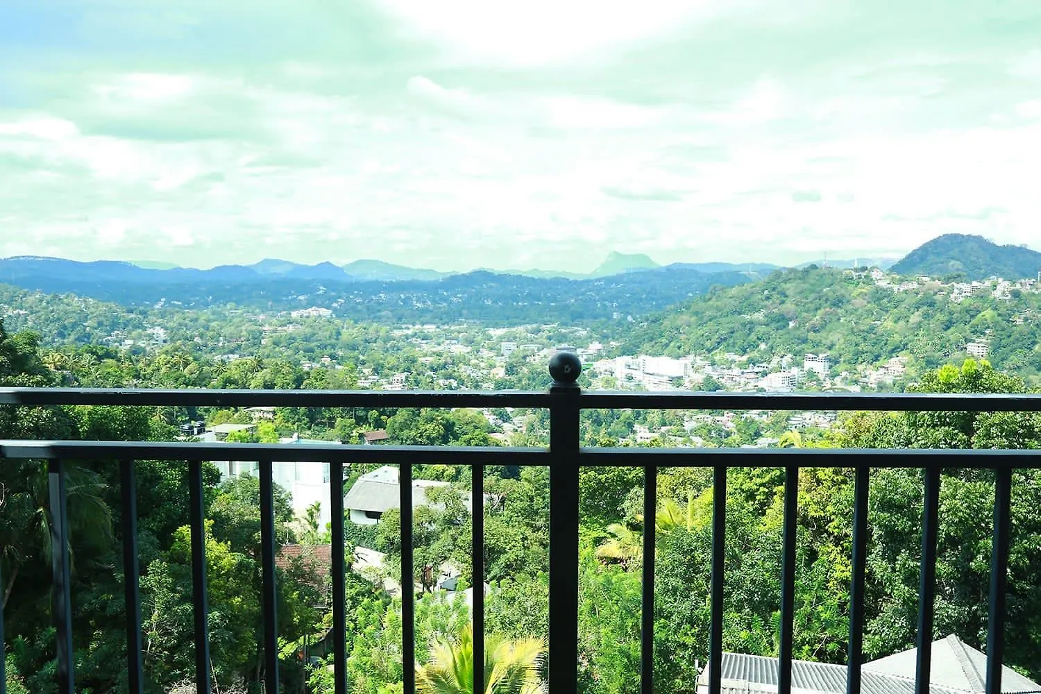 Eden Rock Luxurious Accommodation Kandy 0*,  Sri Lanka