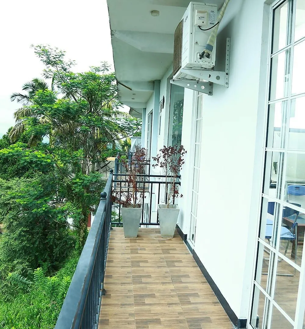 Gæstehus Eden Rock Luxurious Accommodation Kandy Sri Lanka