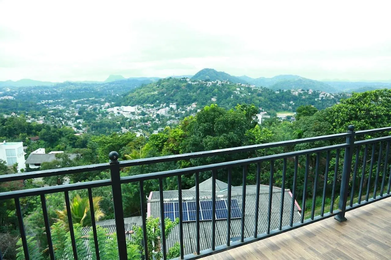 Eden Rock Luxurious Accommodation Kandy Gæstehus